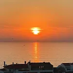 アパート Sea View - 400 Meters From The